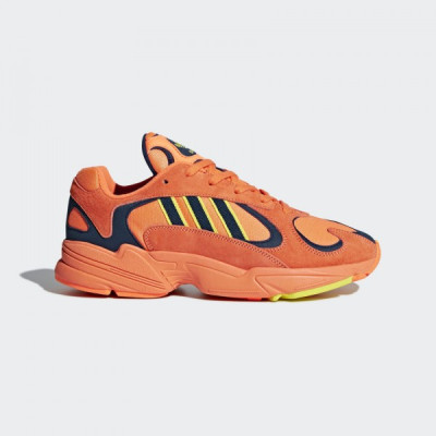 B37613 adidas YUNG 1