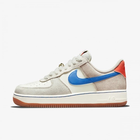 Жіночі кросівки NIKE WMNS AIR FORCE 1 07 SE (АРТИКУЛ: DA8302-100)