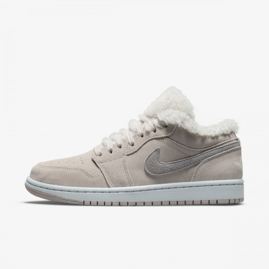 Женские кроссовки NIKE WMNS AIR JORDAN 1 LOW SE  (АРТИКУЛ:DO0750-002)